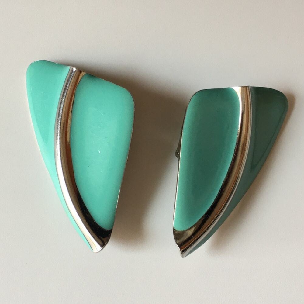 Aqua and silver tone abstract geometric clip on earrings - Picture 6 of 10